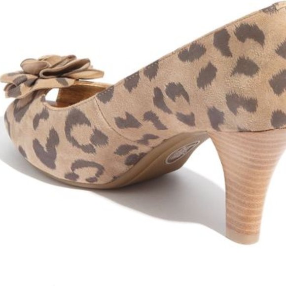 Sofft Gijon Scala Leopard Print Suede Peep-Toe Pumps in Wheat - Sz 8 NEW - Picture 12 of 16